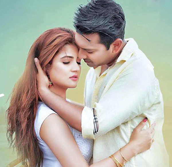 মুগ্ধতা ছড়াচ্ছে যদি একদিন