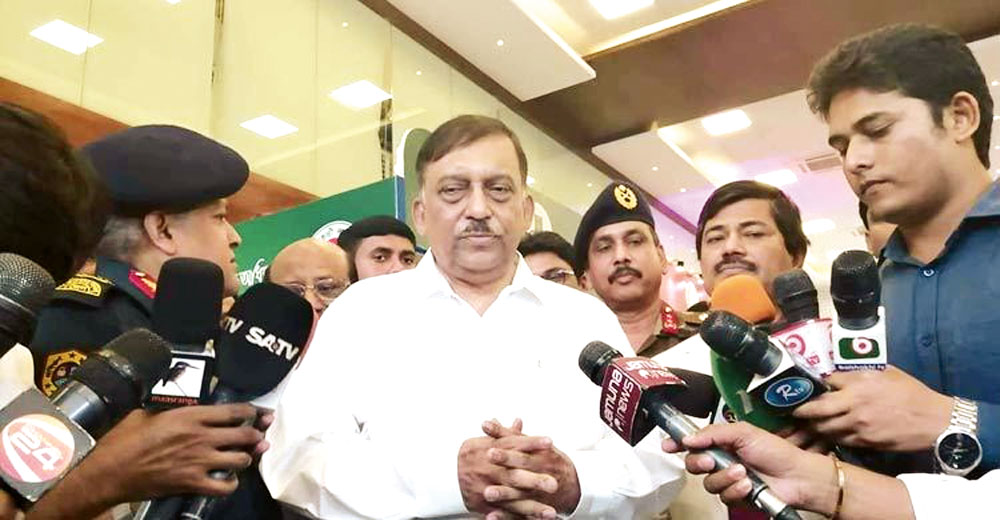ওসি মোয়াজ্জেম দেশেই আছেন: স্বরাষ্ট্রমন্ত্রী