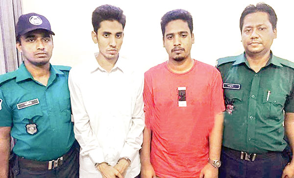এসআই নিয়োগ পরীক্ষায় 'প্রক্সি' দিতে গিয়ে ধরা দুইজন