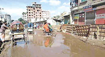 শেষ হয়েছে কাজের মেয়াদ সংস্কার হয়নি সড়ক