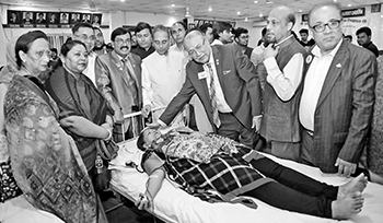 ডেঙ্গু রোগীদের সাহায্যার্থে লায়ন্স ক্লাবের কর্মসূচি