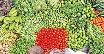 বেশিরভাগ সবজির দামই চড়া