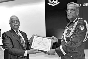 এনডিসি কমান্ডেন্টের ফেলোশিপ অর্জন