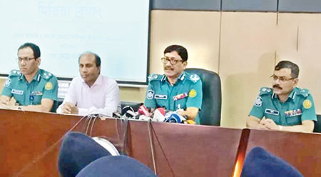 ট্রাফিকের গায়ে থাকবে ক্যামেরা অবৈধ সুবিধা নিলেই ব্যবস্থা