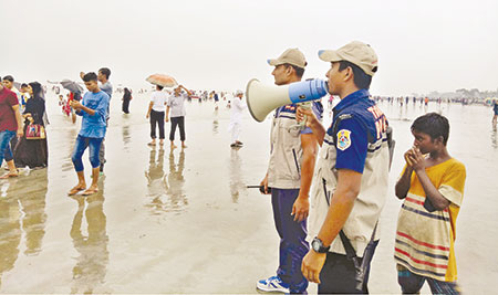 মোংলা-পায়রায় বিপদ সঙ্কেত
