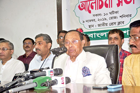 সরকার নিজেদের পতন নিজেরাই ডেকে আনছে: মওদুদ