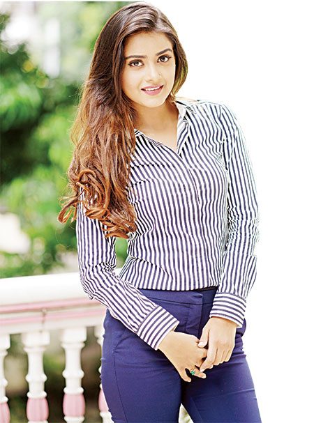 ফের আলোচনায় তানজিন তিশা