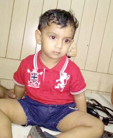 বাবা-মা কর্মস্থলে, শিশুকে গৃহকর্মীর অমানবিক নির্যাতন