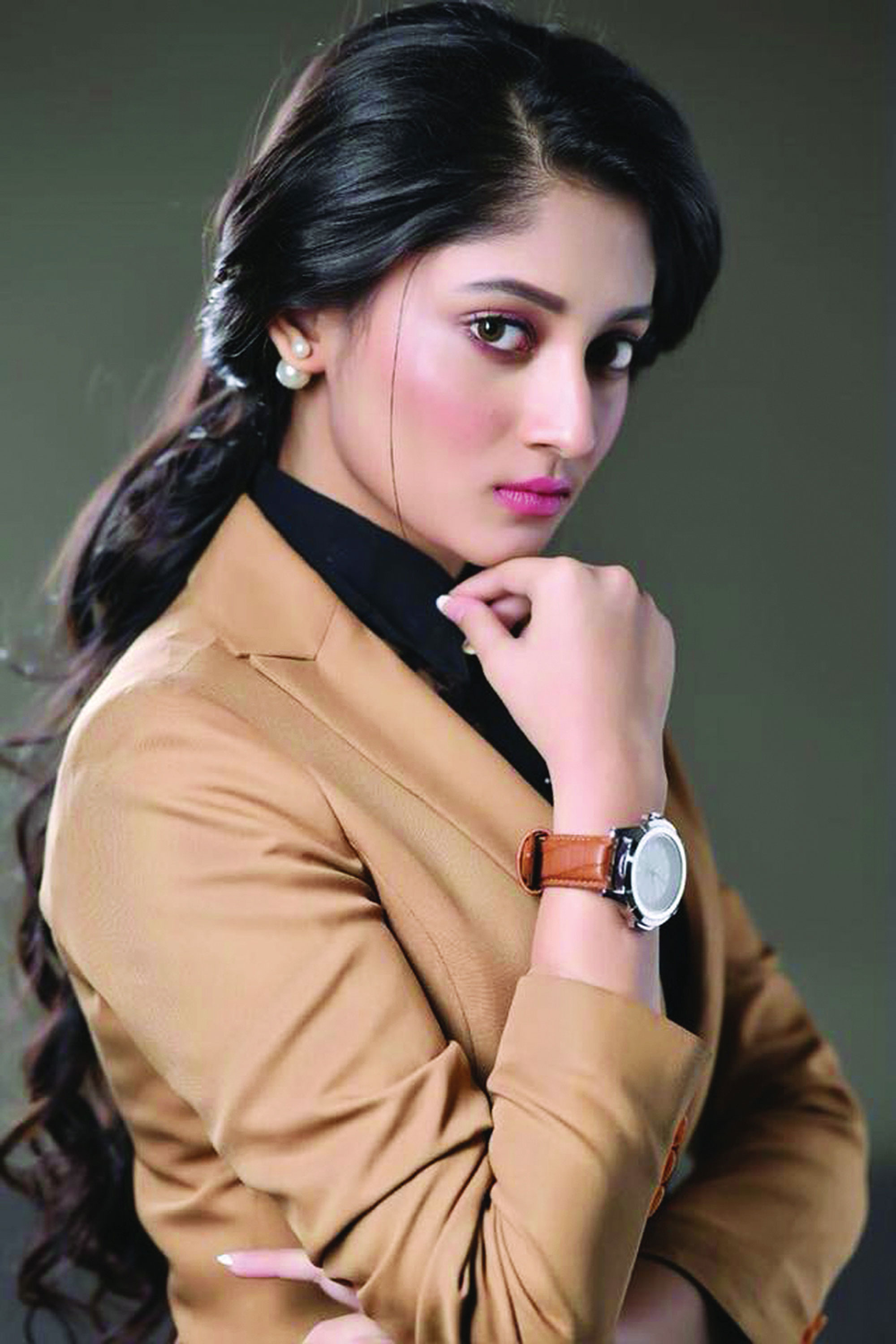 নতুন লুকে পূজা চেরী