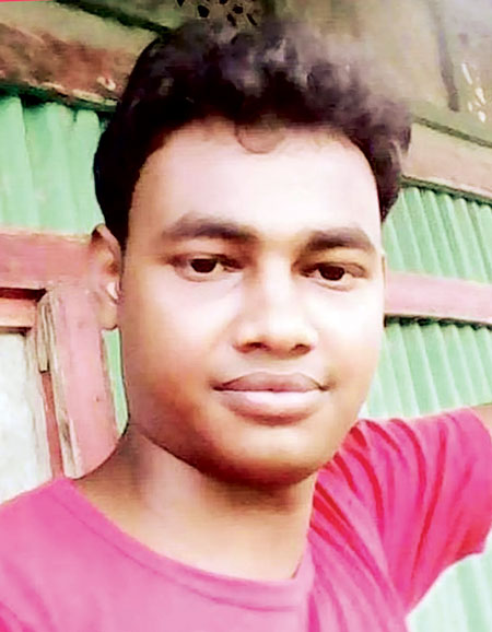মহাসড়কে ছড়ানো-ছিটানো নাছিরের লাশের টুকরা