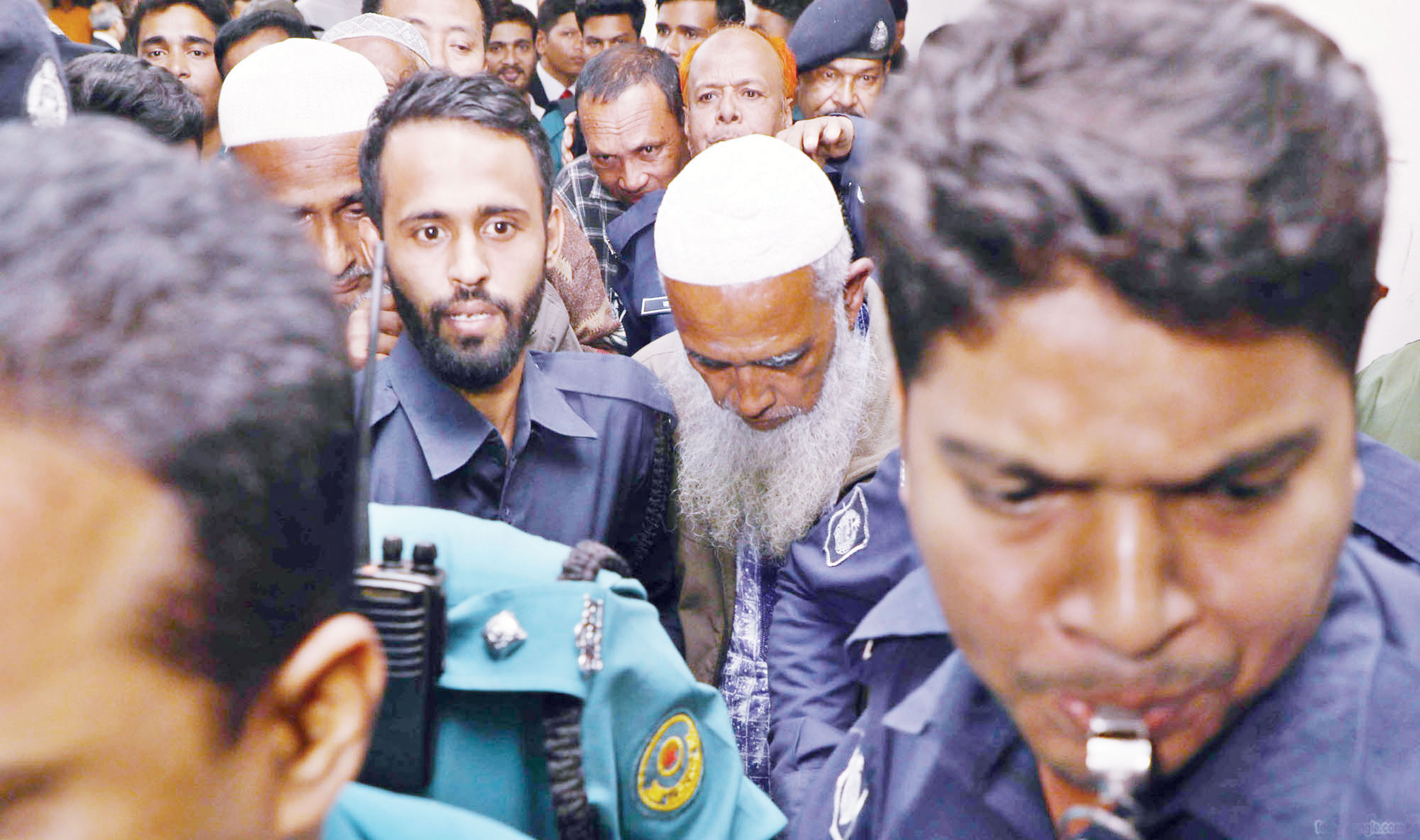 চট্টগ্রাম গণহত্যায় ৫ জনের ফাঁসি