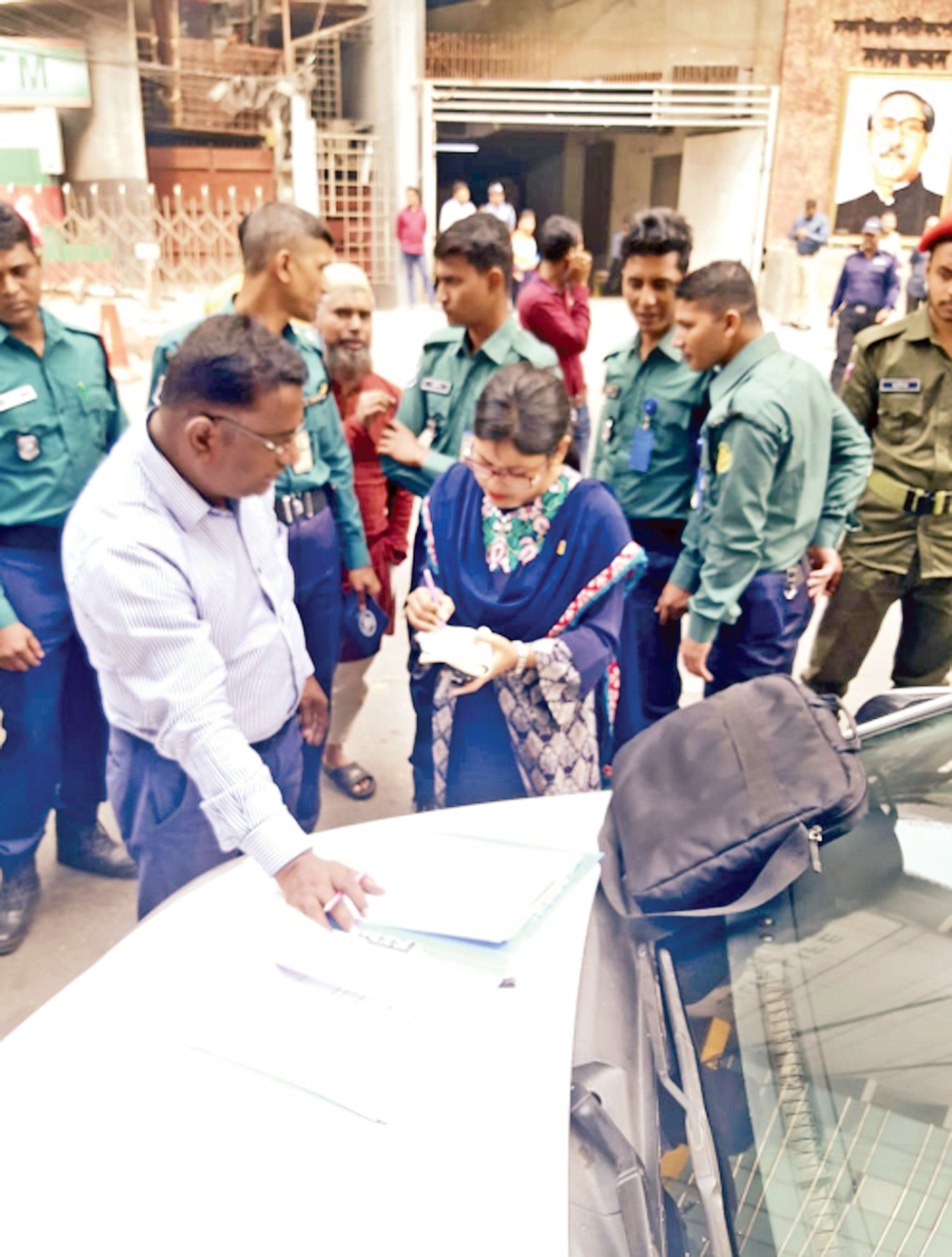 গুলশানে ডিএনসিসির উচ্ছেদ অভিযান