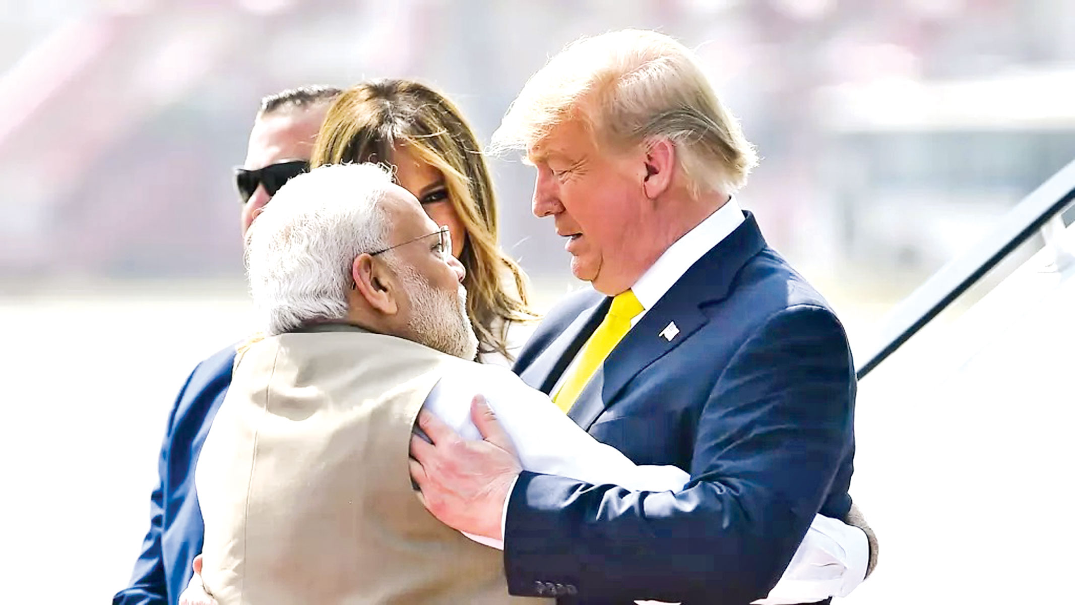 ট্রাম্পের ভারত সফর শুরু: নজিরবিহীন অভ্যর্থনা