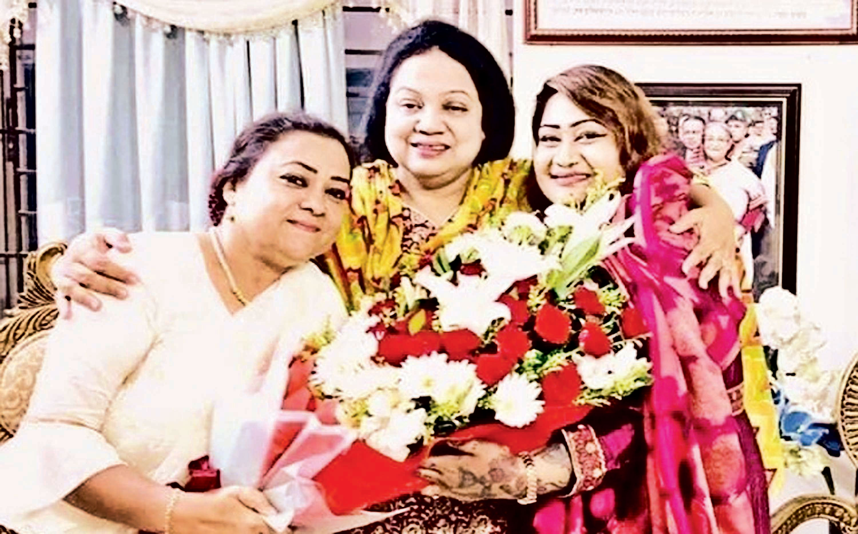 পাপিয়ার দায় এখন কেউ নিতে রাজি নয়