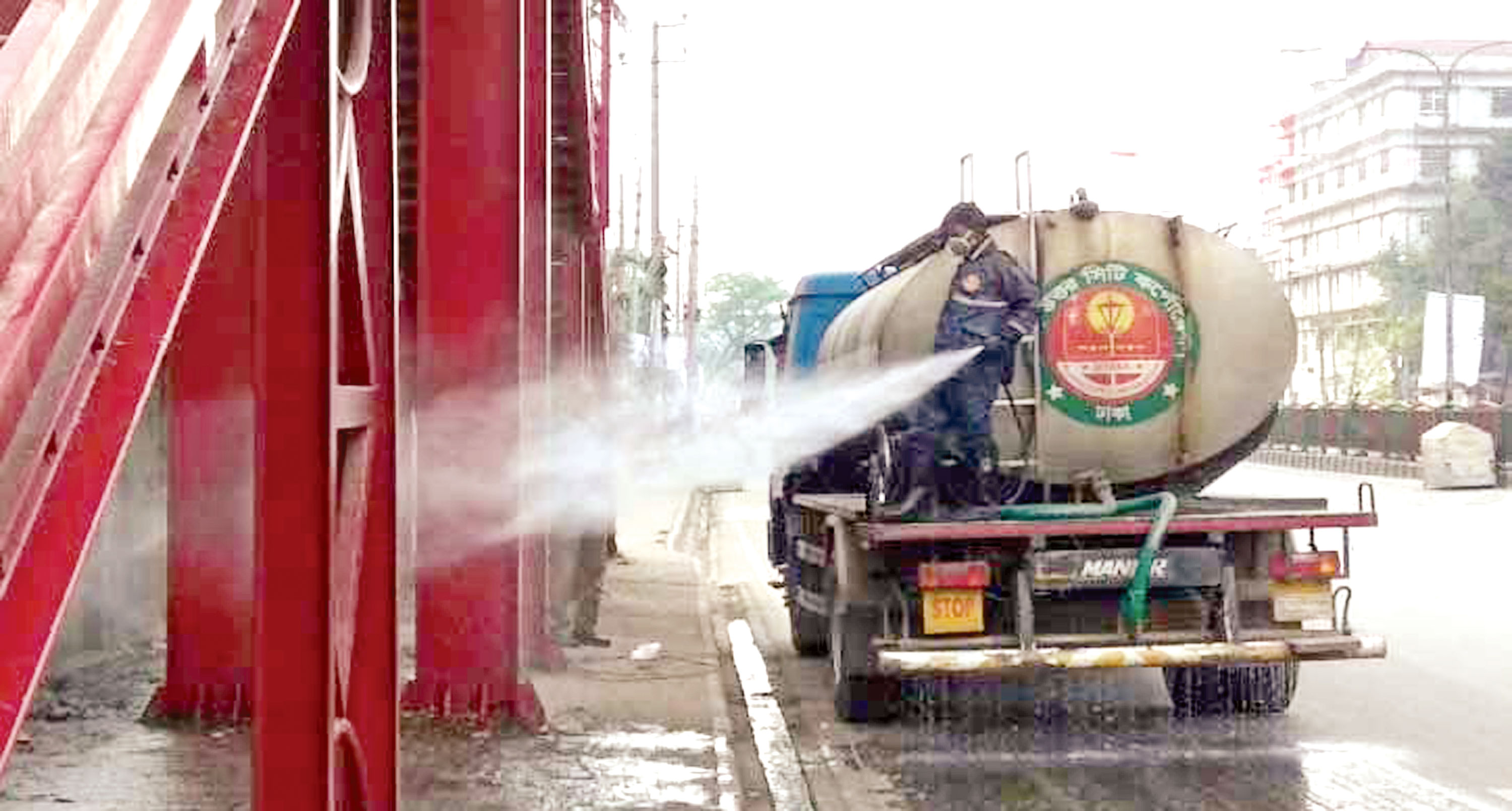 টোলারবাগে জীবাণুনাশক ছিটিয়েছে ডিএনসিসি