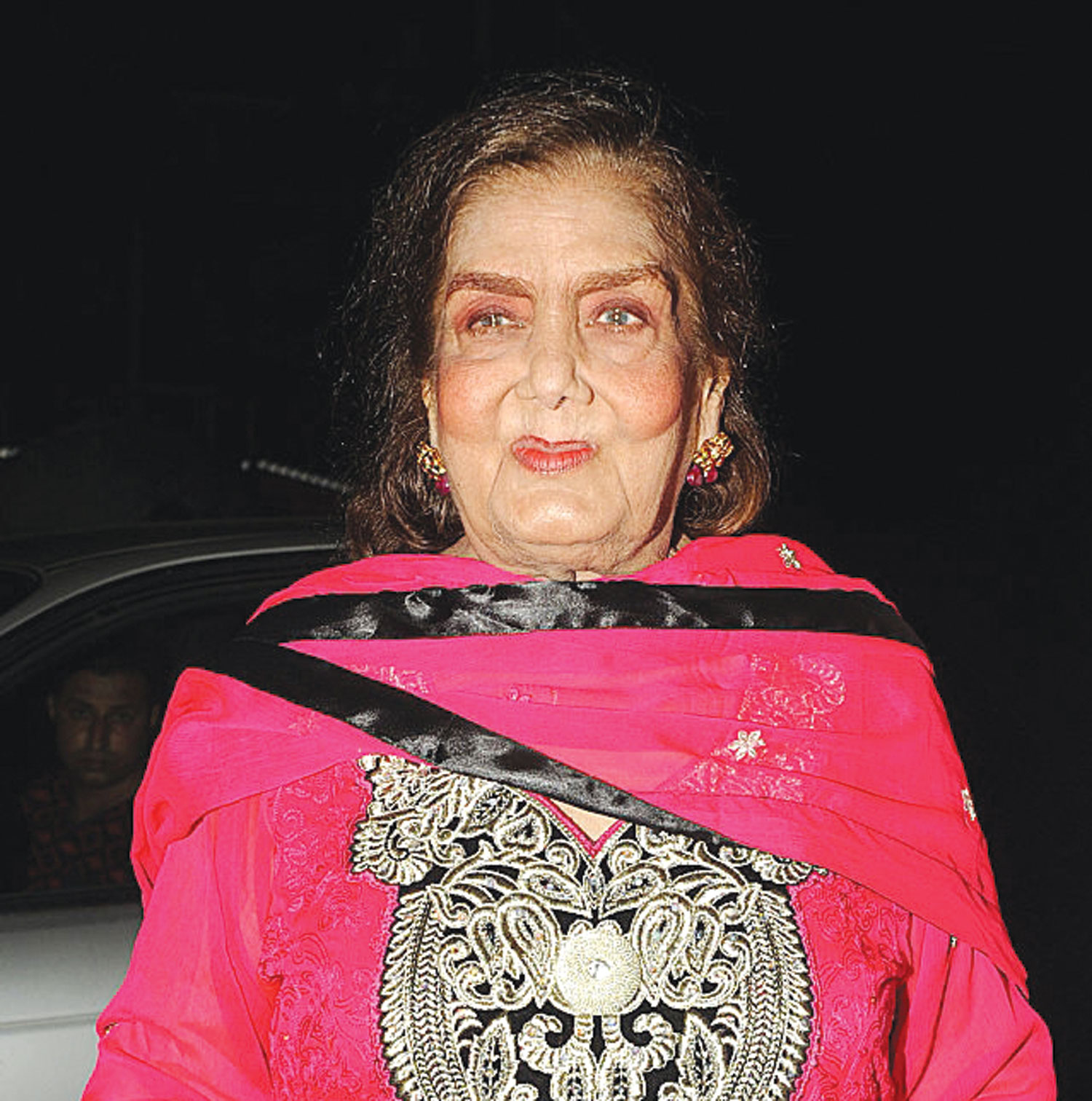 চলে গেলেন বর্ষীয়ান অভিনেত্রী নিম্মি