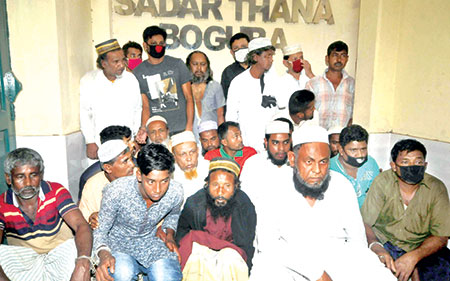 বগুড়ায় ওরসে পুলিশকে মারধর ২৪ জন গ্রেপ্তার