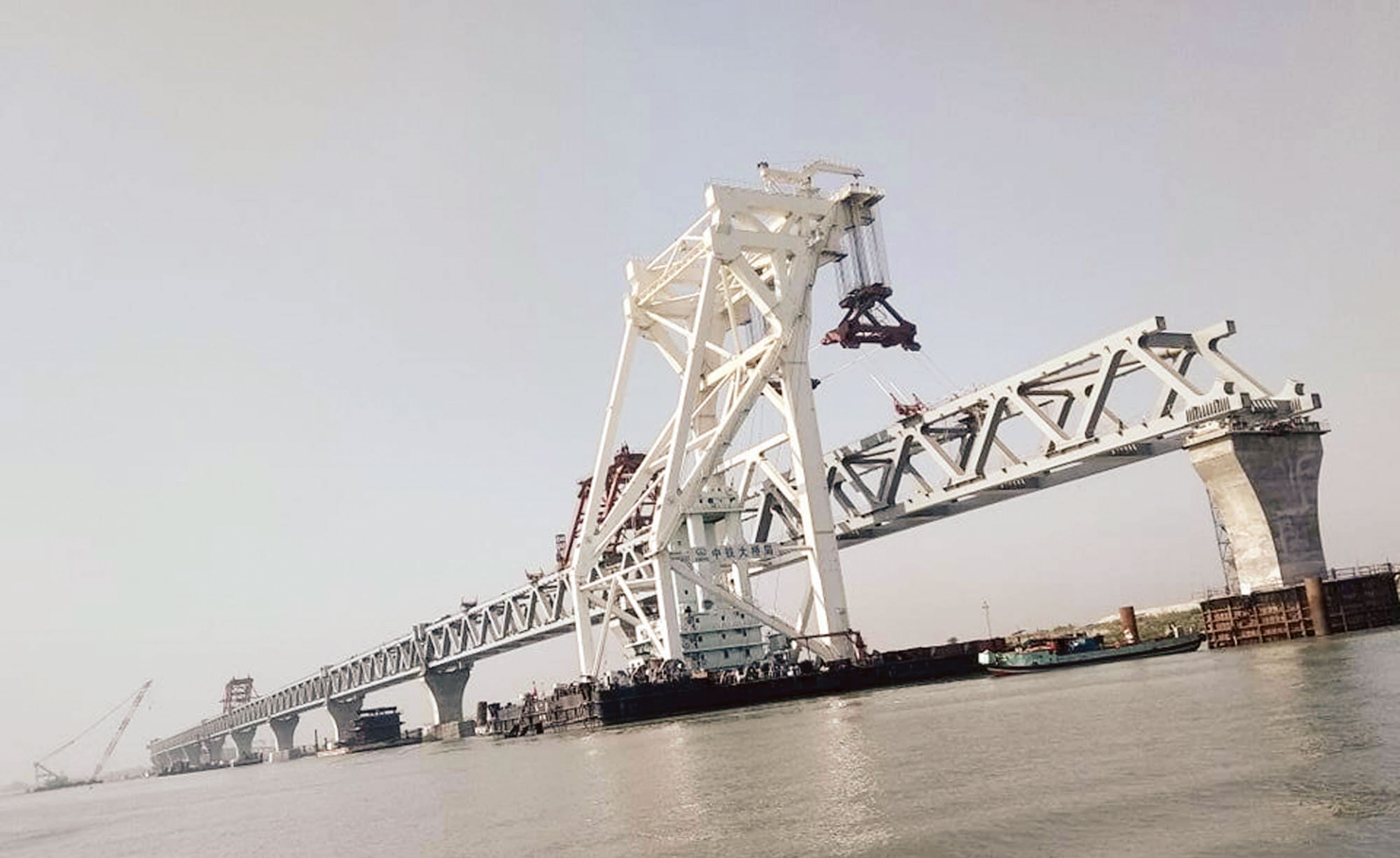 পদ্মা সেতুর ৪০৫০ মিটার দৃশ্যমান