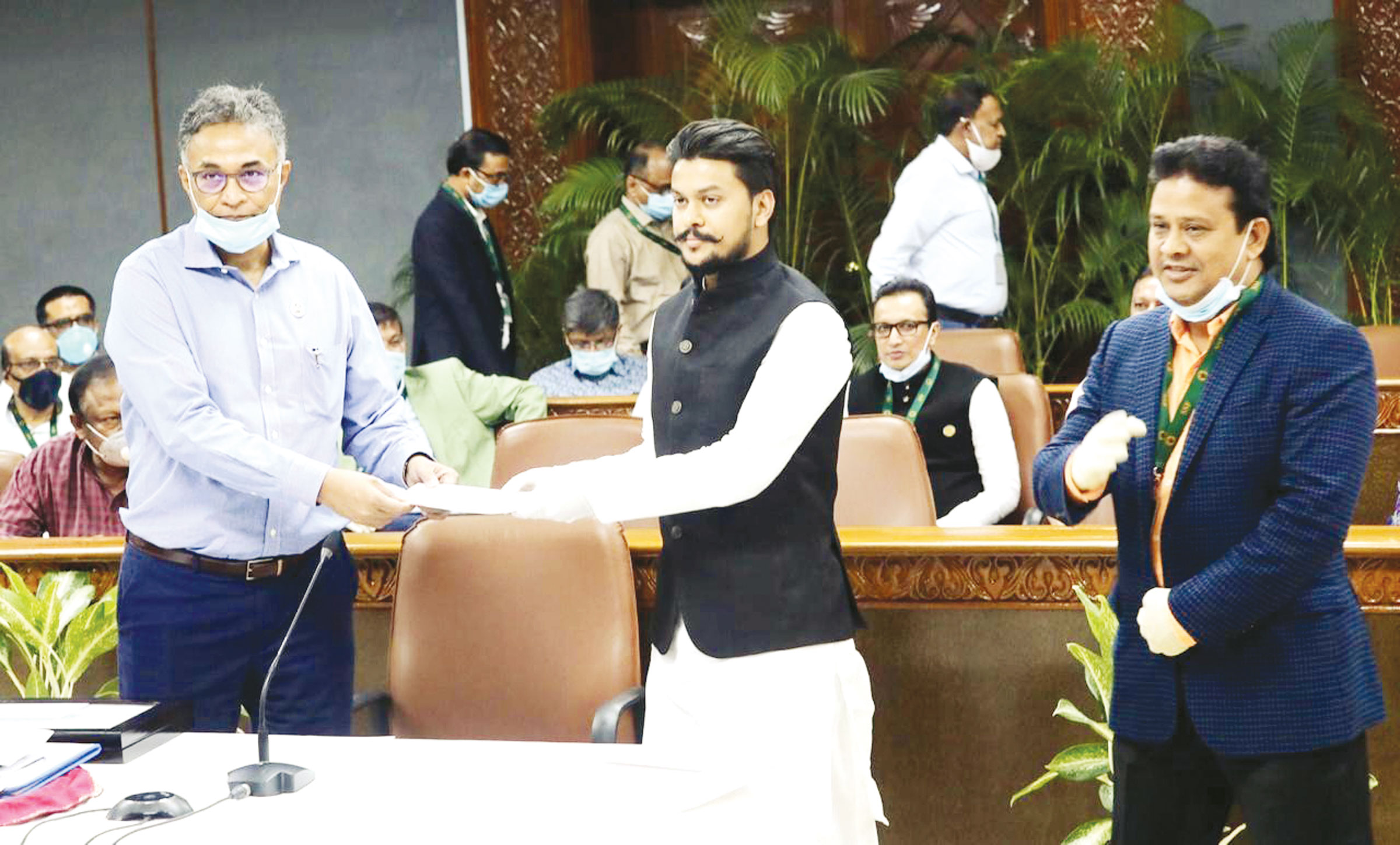 প্রধানমন্ত্রীর ত্রাণ তহবিলে দুই কোটি টাকার অনুদান রূপায়ণ গ্রম্নপের