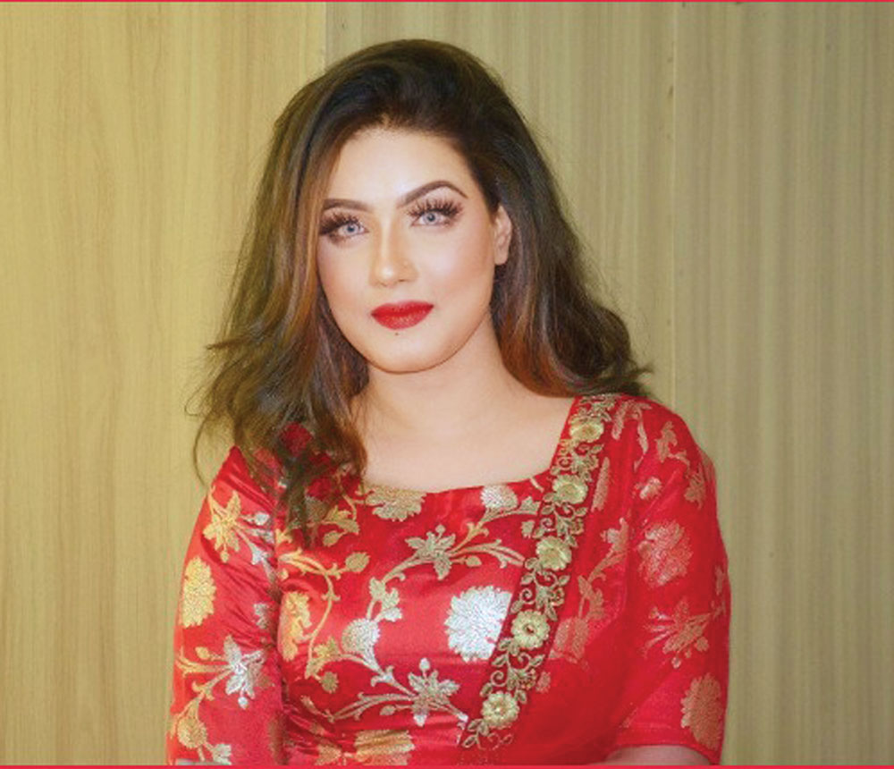 ভুল ভাঙালেন মাহী