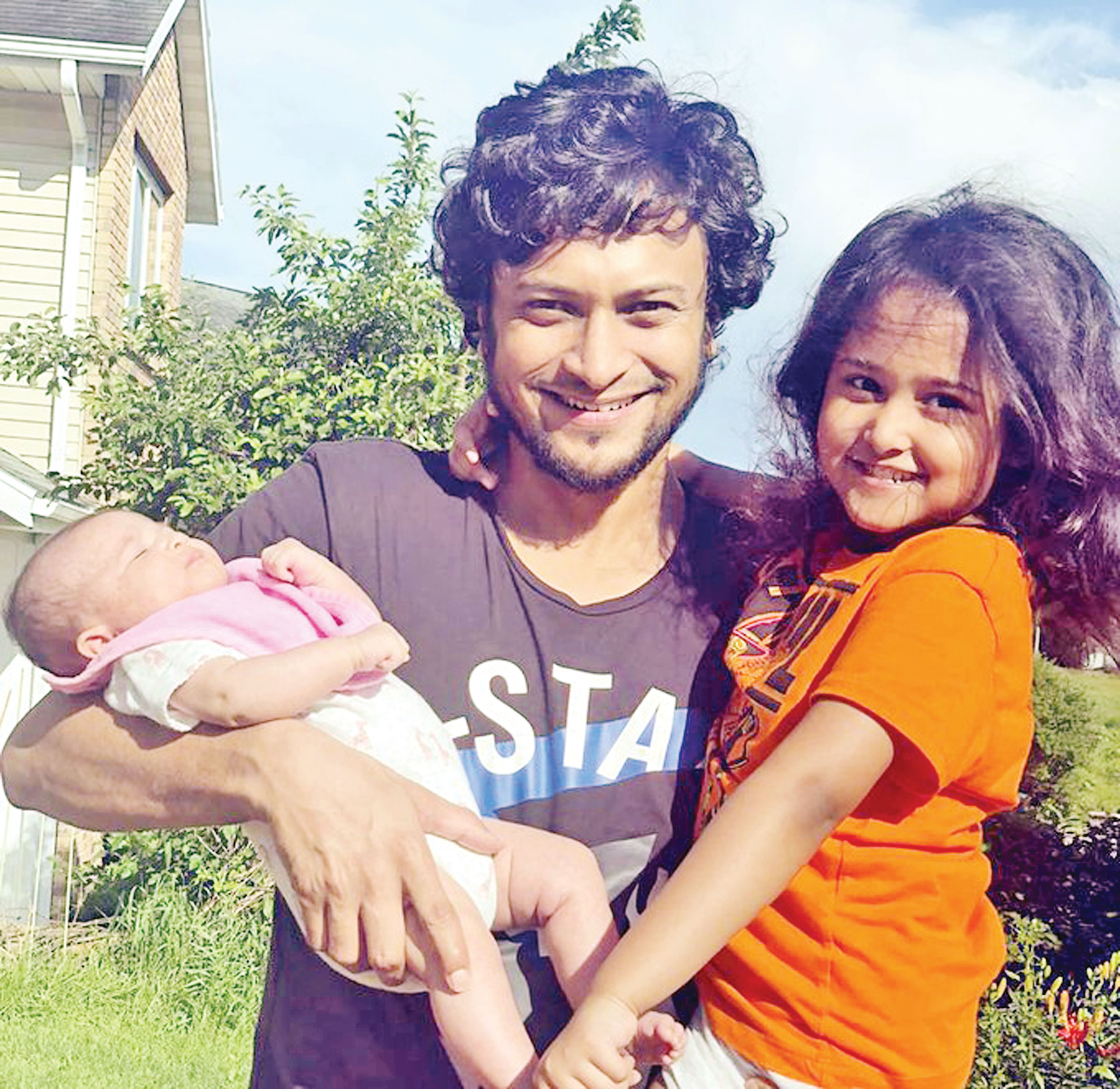 পিতৃত্ব উপভোগ করছেন তারা