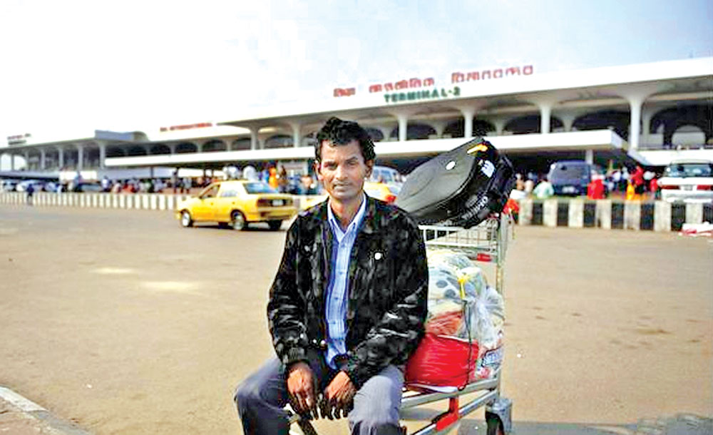 অনিশ্চয়তায় দেশে ফেরা ২ লাখ শ্রমিকের জীবন