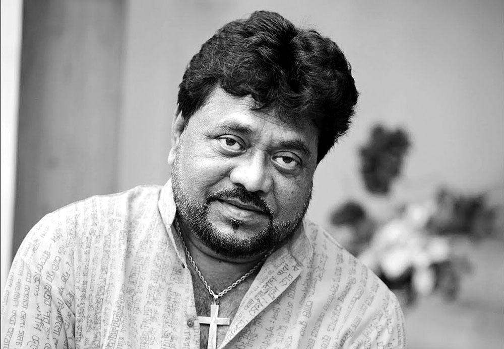 কিংবদন্তির প্রস্থানে স্তব্ধ শোবিজ