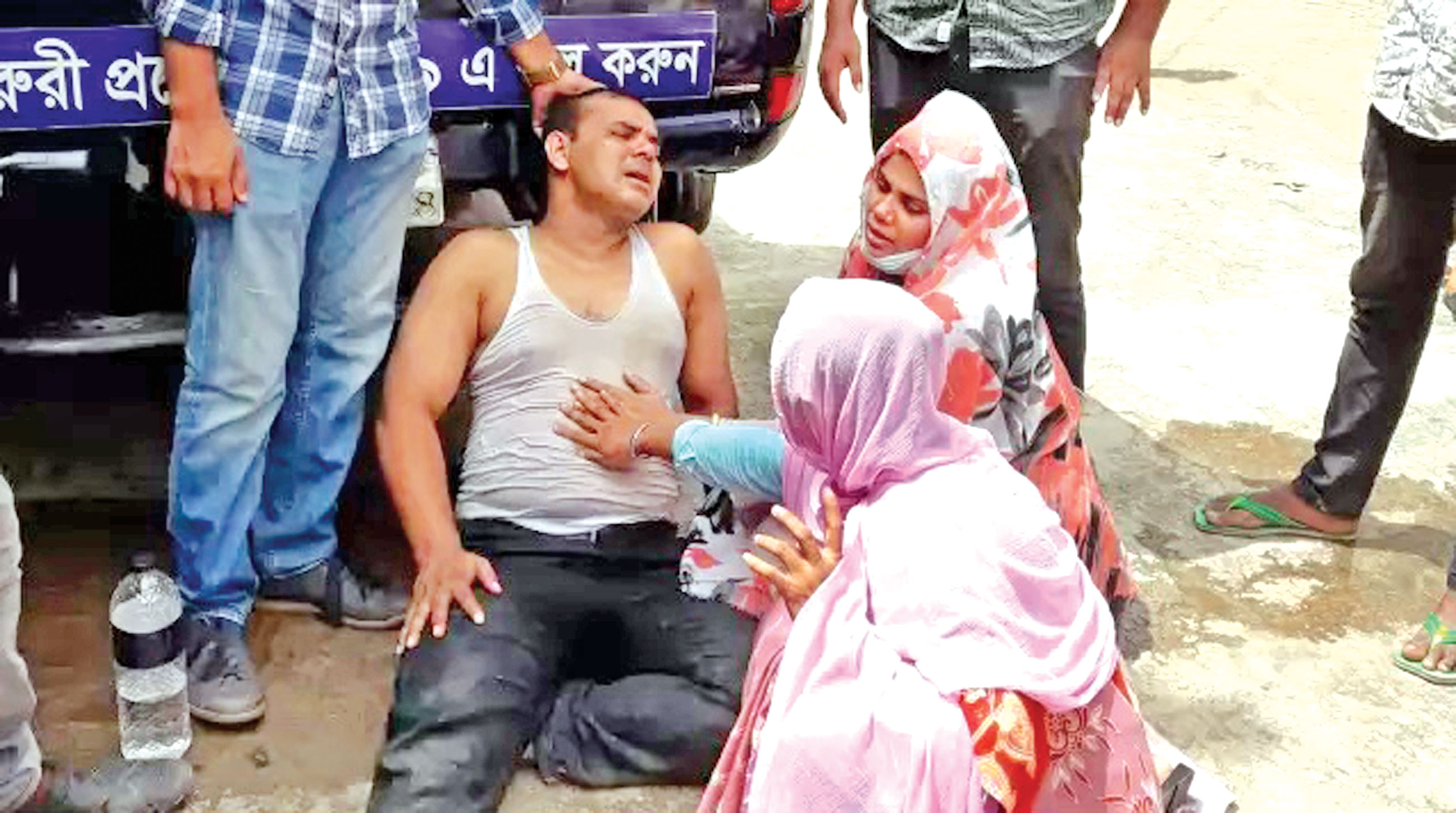 সড়ক দুর্ঘটনায় একই পরিবারের ৩ জন নিহত