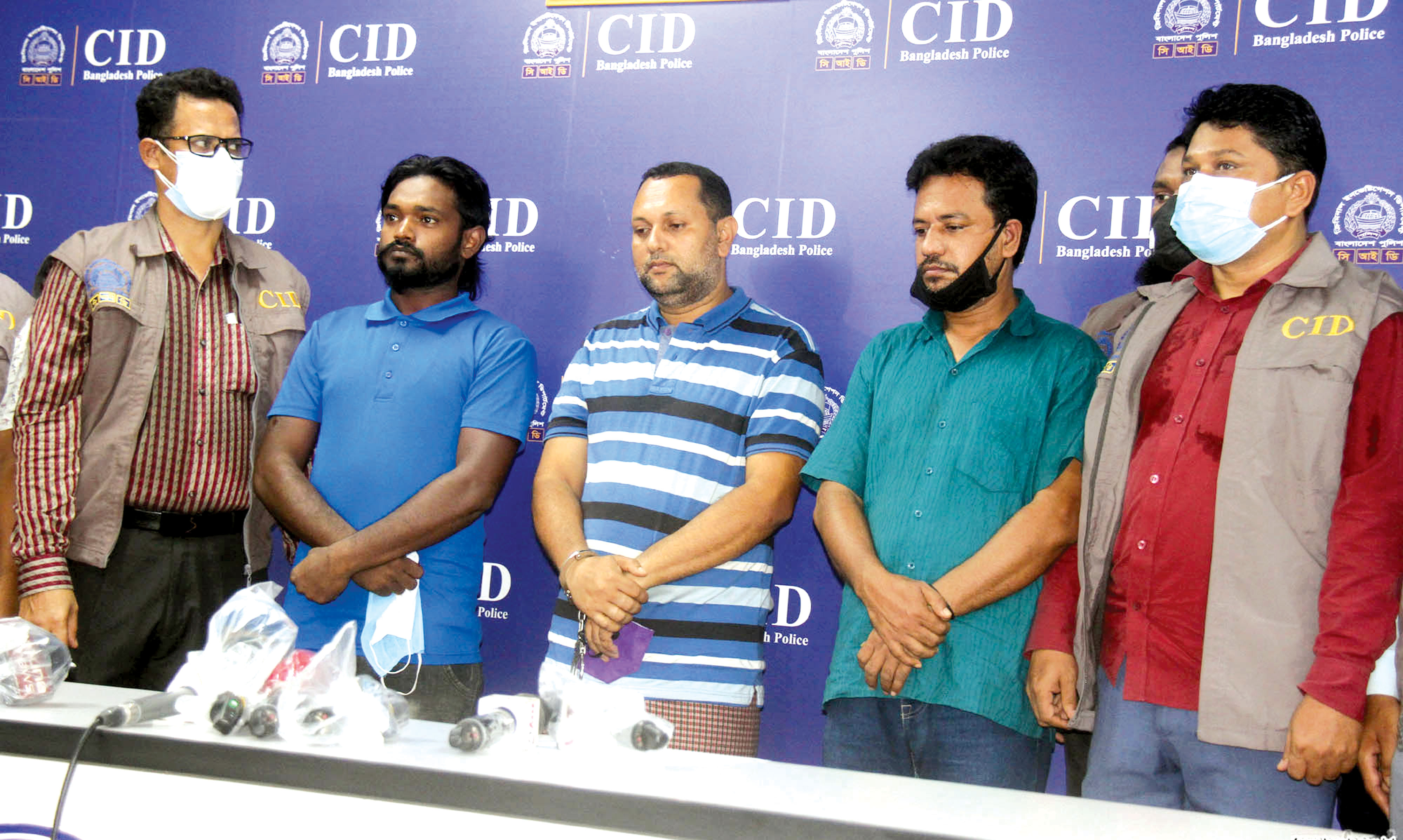 দুবাইয়ে নারী পাচার চক্রের মূলহোতাসহ গ্রেপ্তার ৩