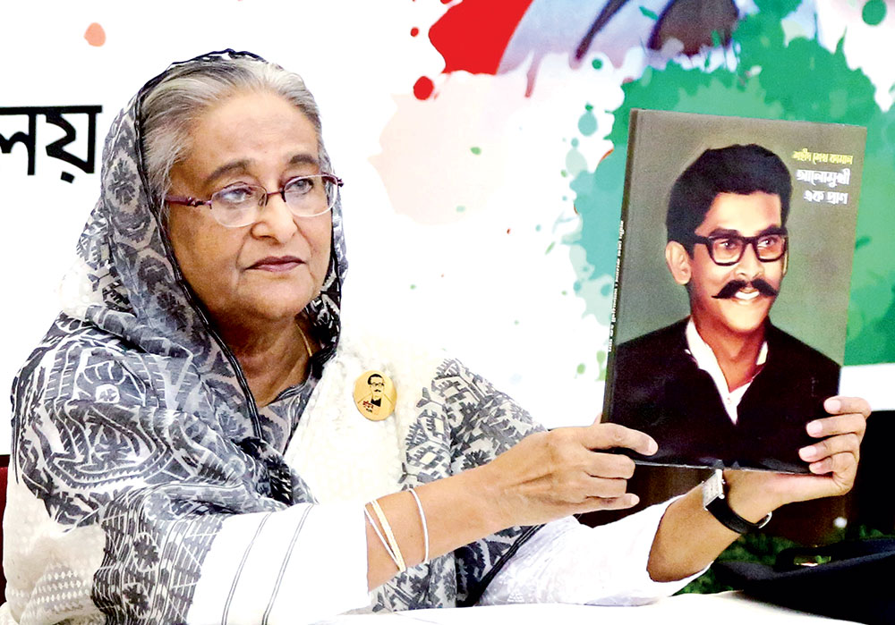 কামাল বেঁচে থাকলে সমাজকে কিছু দিতে পারত : প্রধানমন্ত্রী