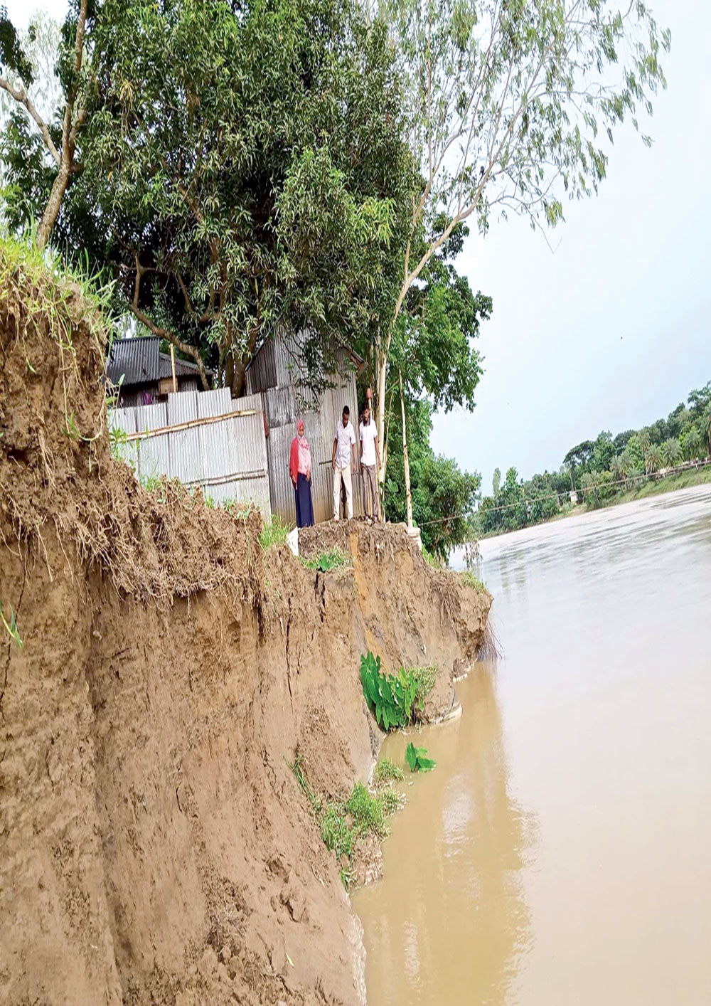 বানভাসিদের মানবেতর জীবনযাপন