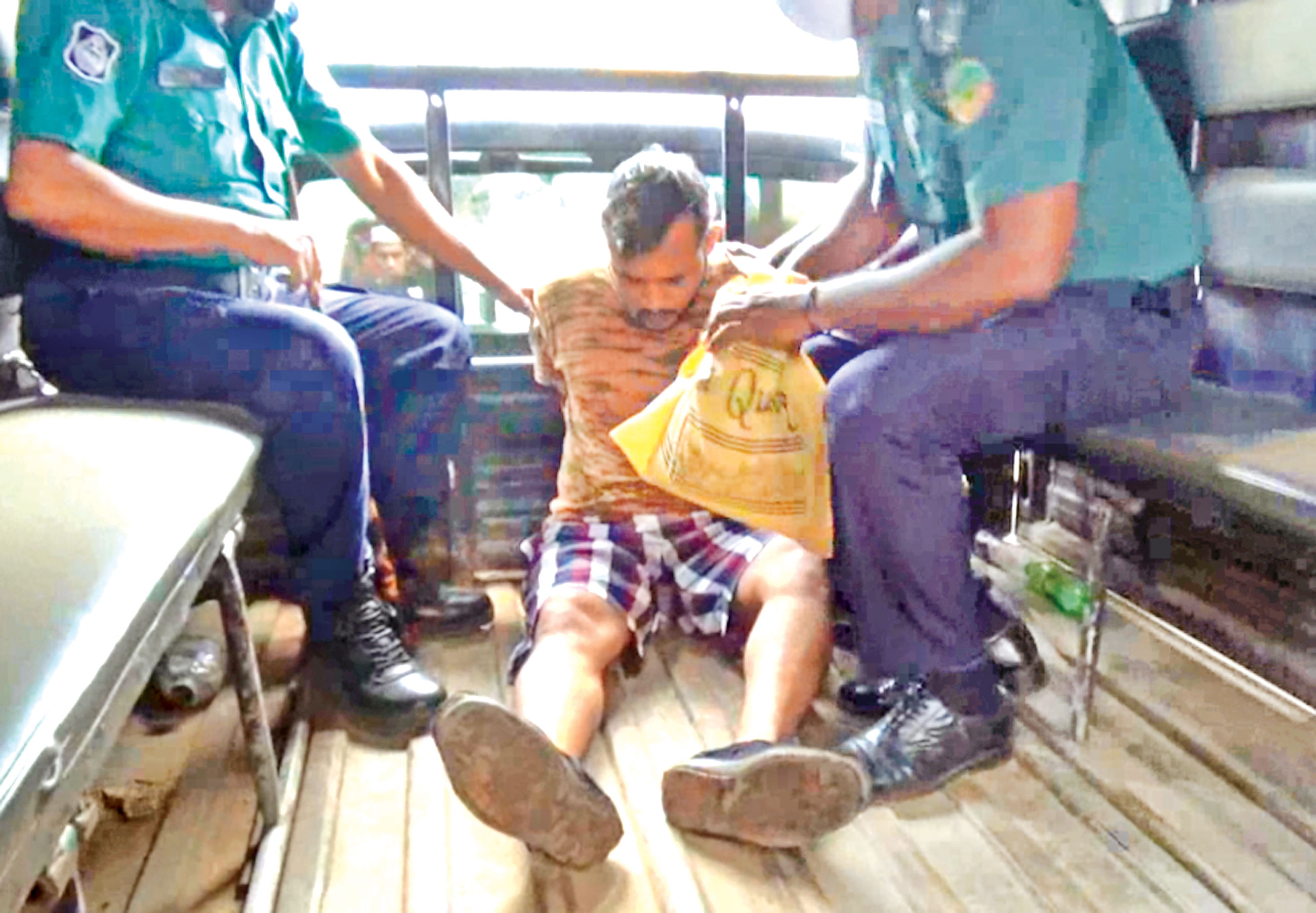 গাজীপুরে ব্যাংক লুটের চেষ্টা, যুবক আটক