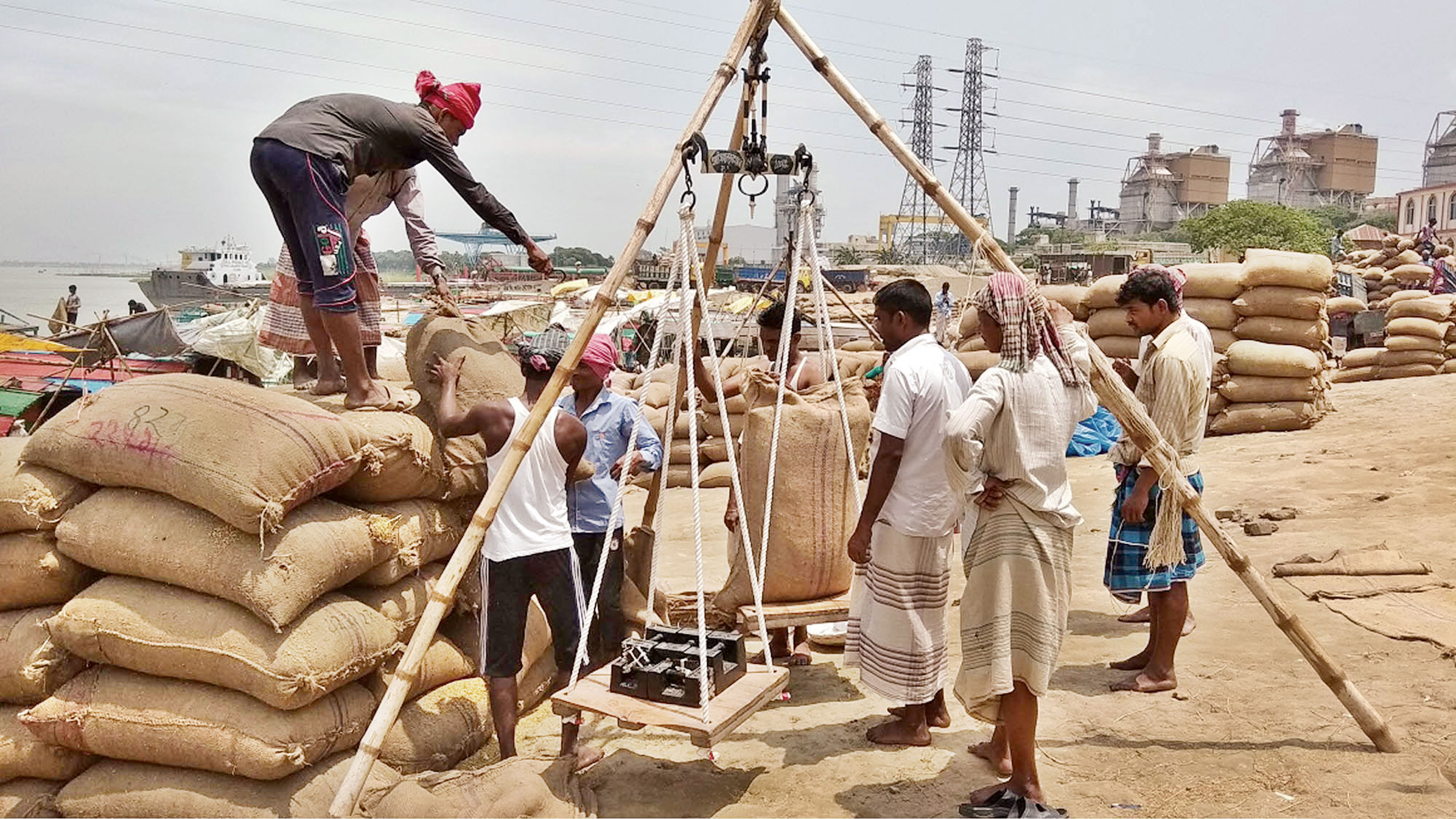 লক্ষ্যমাত্রার অর্ধেকও বোরো ধান-চাল সংগ্রহ হয়নি