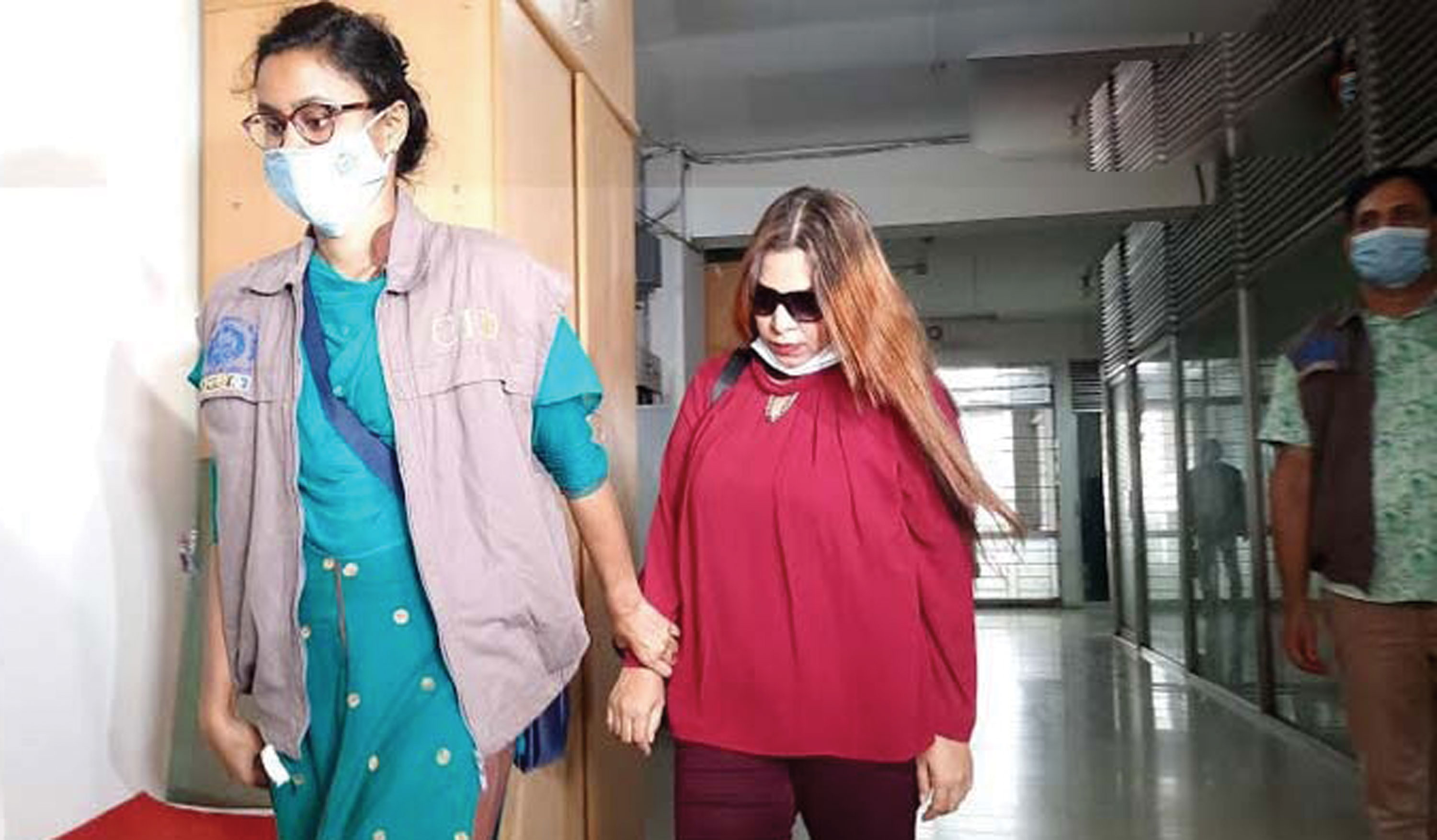 'পাত্র চাই' বিজ্ঞাপন দিয়ে ৩০ কোটি টাকা আত্মসাৎ