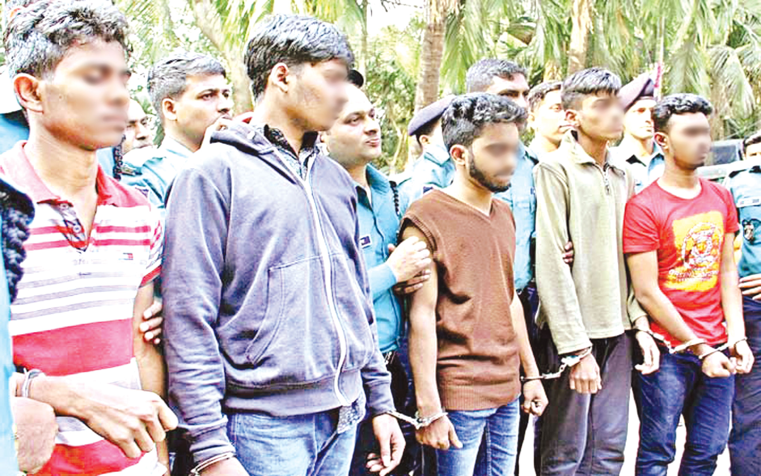 কিশোর গ্যাংয়ের নিয়ন্ত্রক 'বড় ভাইদের' খোঁজে পুলিশ