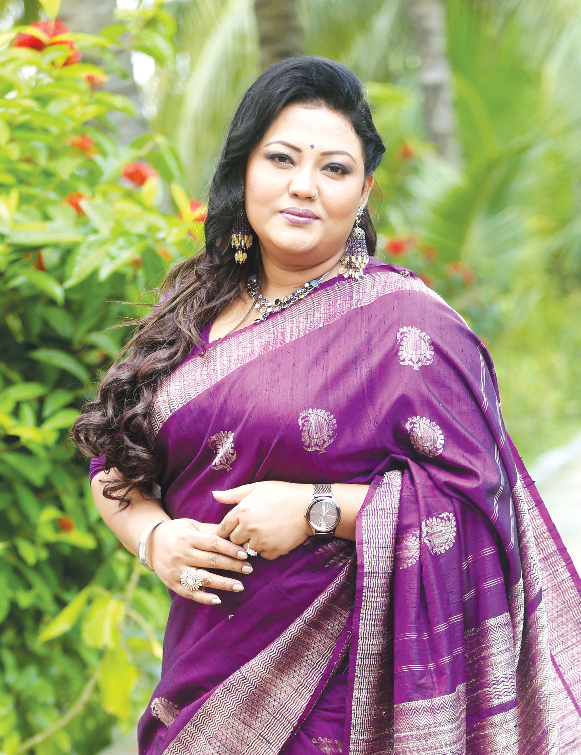 মঞ্চে ফিরলেন মমতাজ