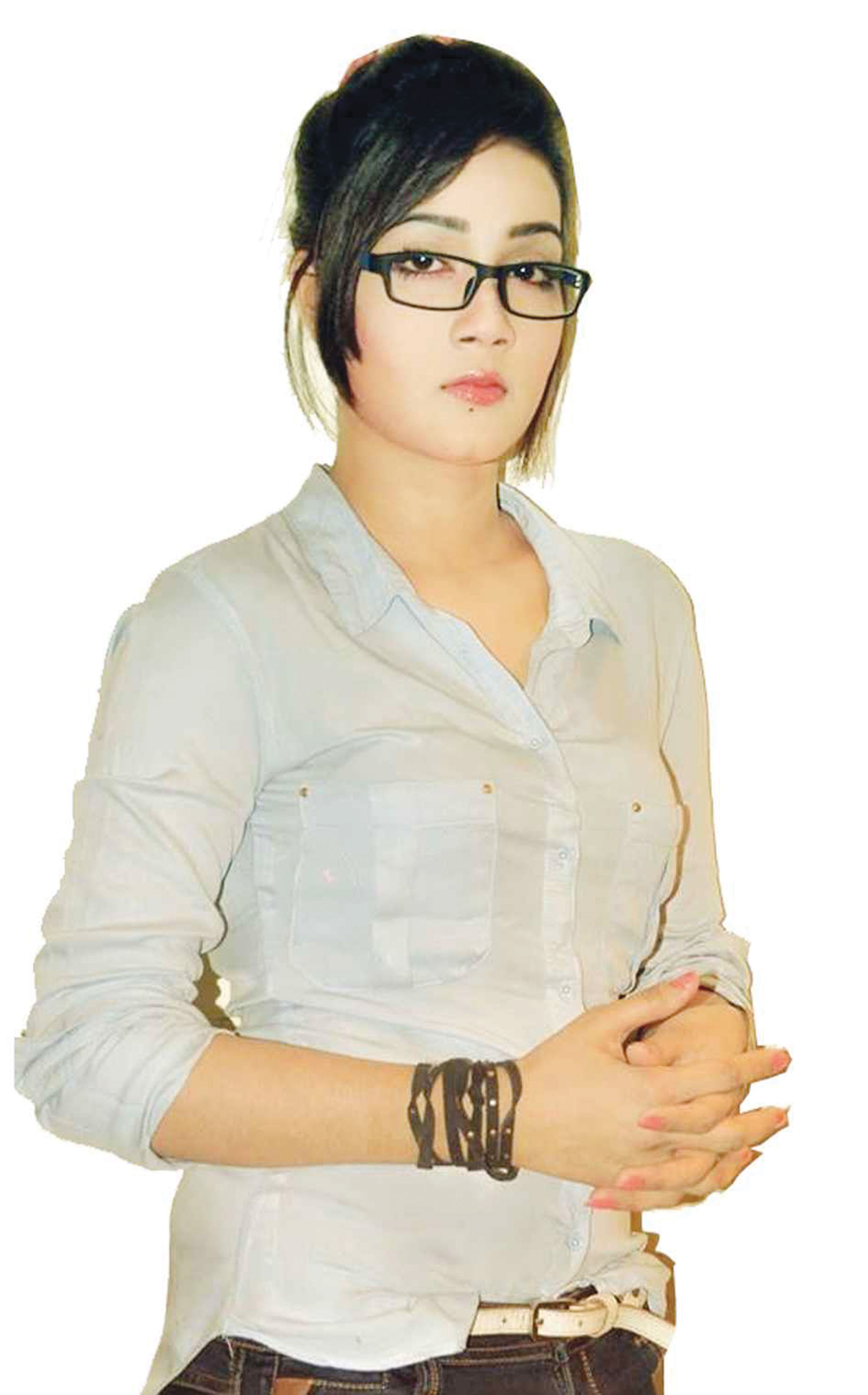 মাহীর জন্য পেছাল 'নবাব এলএলবি'
