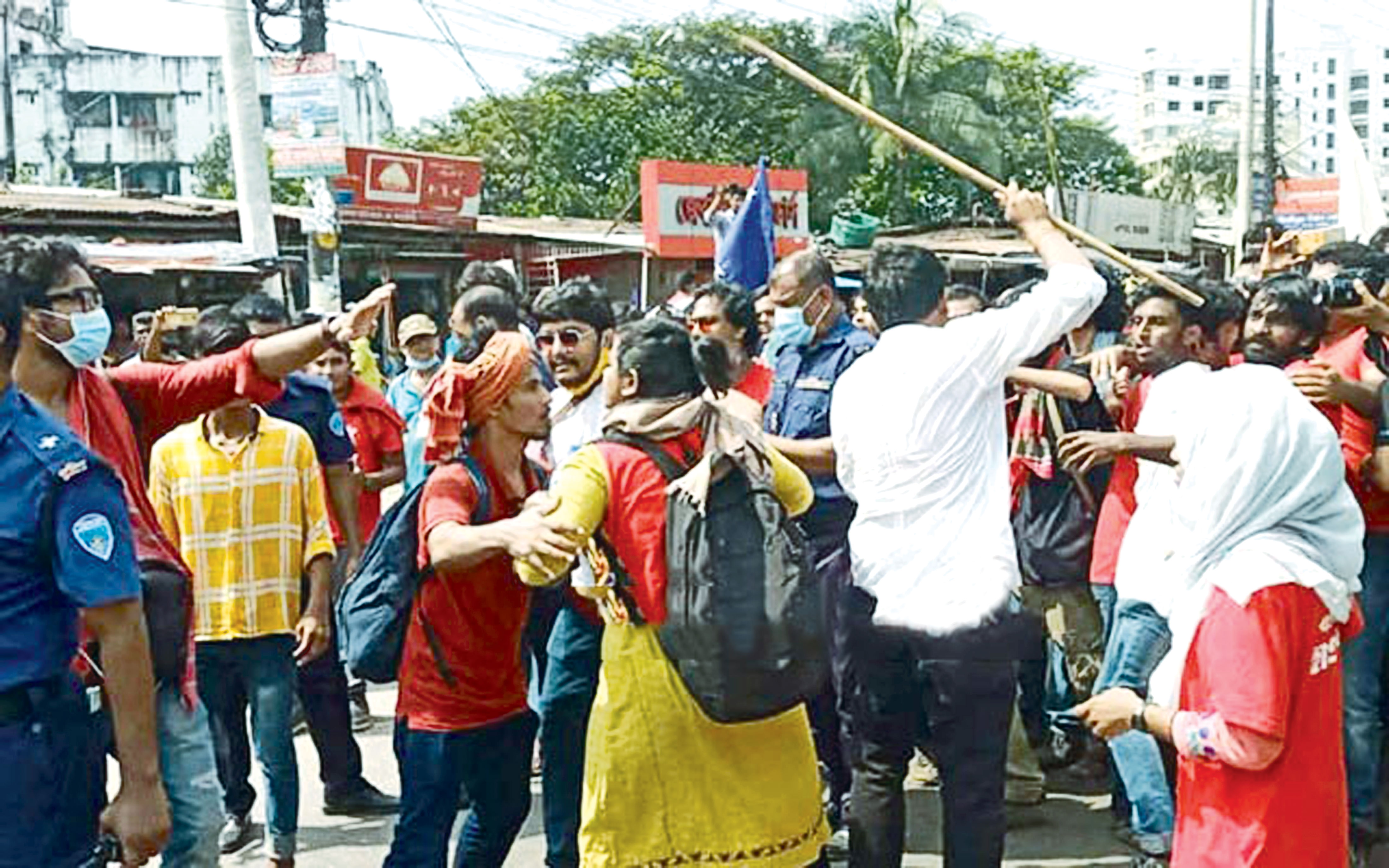 ফেনীতে ধর্ষণবিরোধী লংমার্চে হামলা