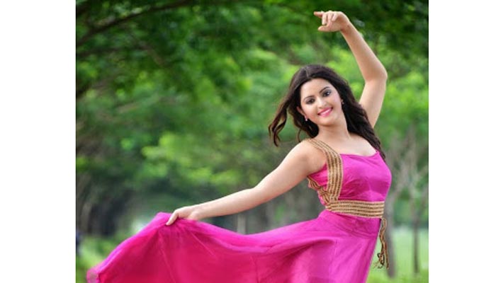 ‘দ্য অ্যাডভাইসার’ ছবিতে পরীমনি