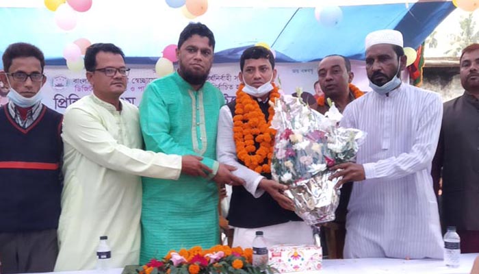 কিশোরগঞ্জে নিজ গ্রামে সংবর্ধিত এম.এ হান্নান
