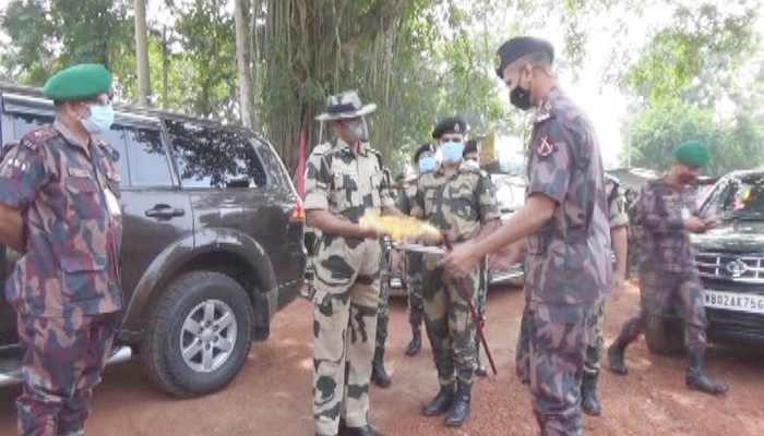 চুয়াডাঙ্গার দর্শনায় বিজিবি-বিএসএফ’র সেক্টর কমান্ডার পর্যায়ে সন্মেলন অনুষ্ঠিত