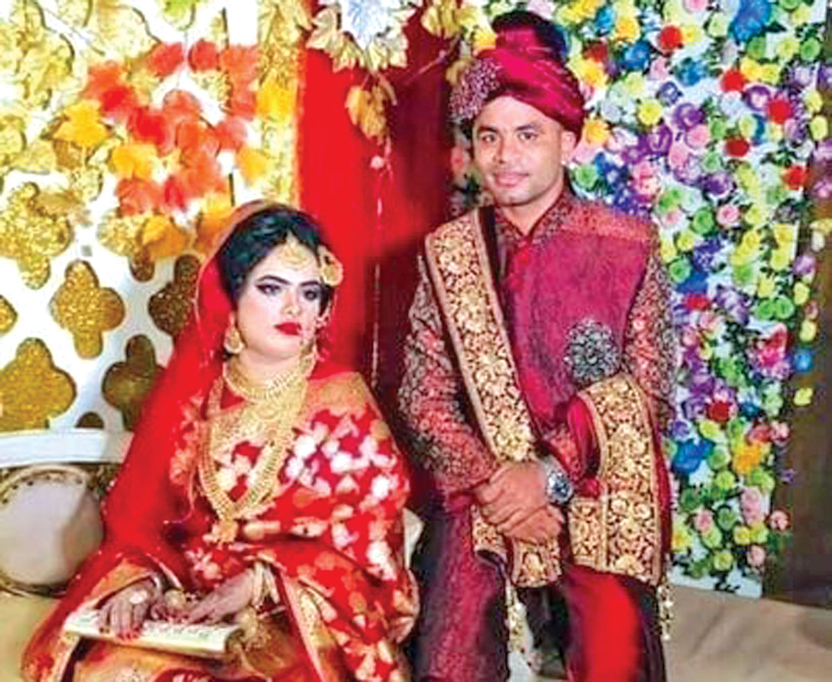 মেহেদির রং না মুছতেই ভেঙে গেল কলির স্বপ্ন