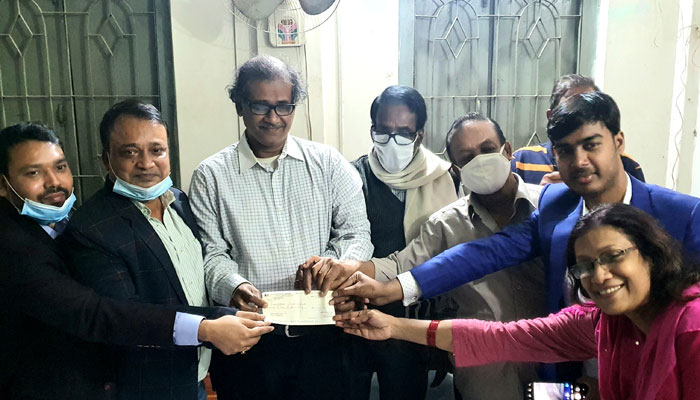 ফরিদপুর প্রেসক্লাবে আর্থিক অনুদান দিলেন কাজী সিরাজ