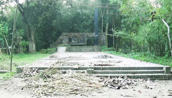 স্বাধীনতার ৪৯ বছরেও মুক্তিযুদ্ধের স্মৃতিচিহ্ন গুলো অরক্ষিত