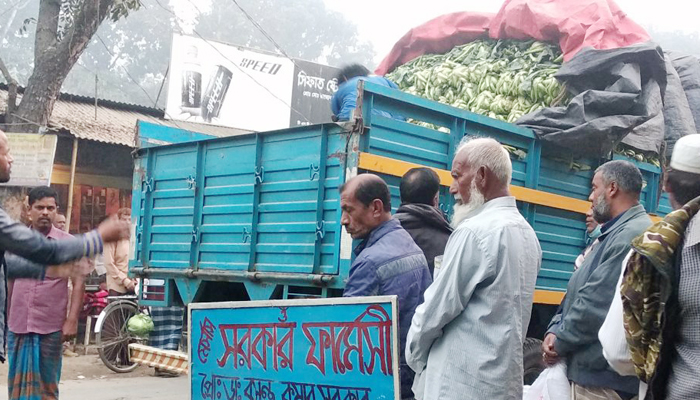 ট্রাক ভর্তি ফুলকপি রেখে ব্যবসায়ী লাপাত্তা