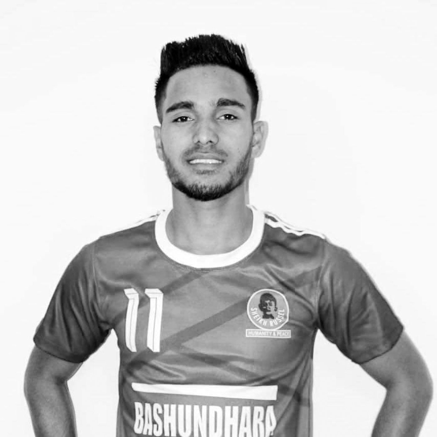 এখনই ফুটবল ছাড়ছেন না তকলিস