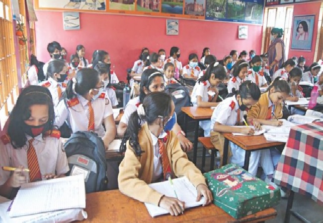 ফেব্রুয়ারিতে শিক্ষা প্রতিষ্ঠান খোলার আভাস
