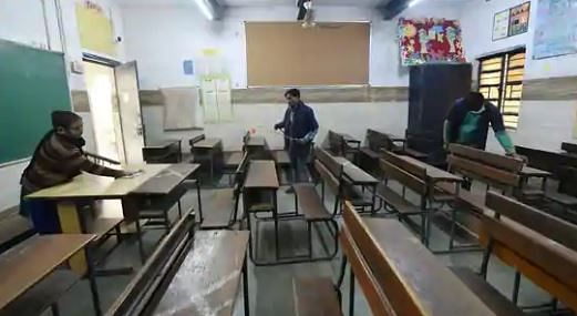 দিল্লির শিক্ষার্থীরা ১০ মাস পরে স্কুলে