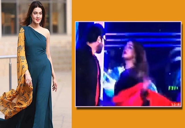 মঞ্চে শাড়ি খুলে যাওয়ায় বিপাকে মাহি