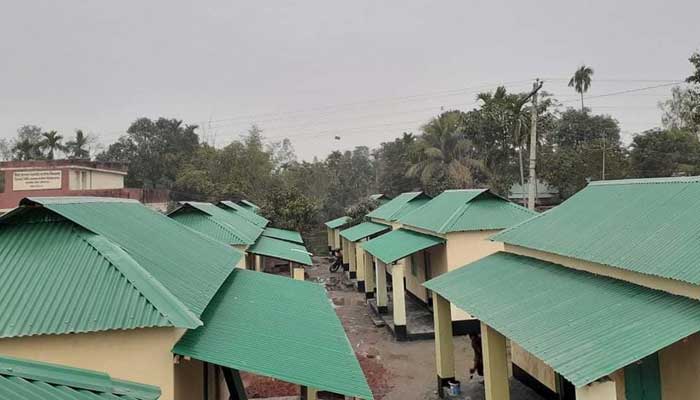 সুন্দরগঞ্জে প্রধানমন্ত্রীর উপহার ২৭২ ঘর প্রস্তুত